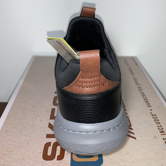 Skechers Men's Delson 3.0 Memory Foam Shoe - Picture 6 of 16